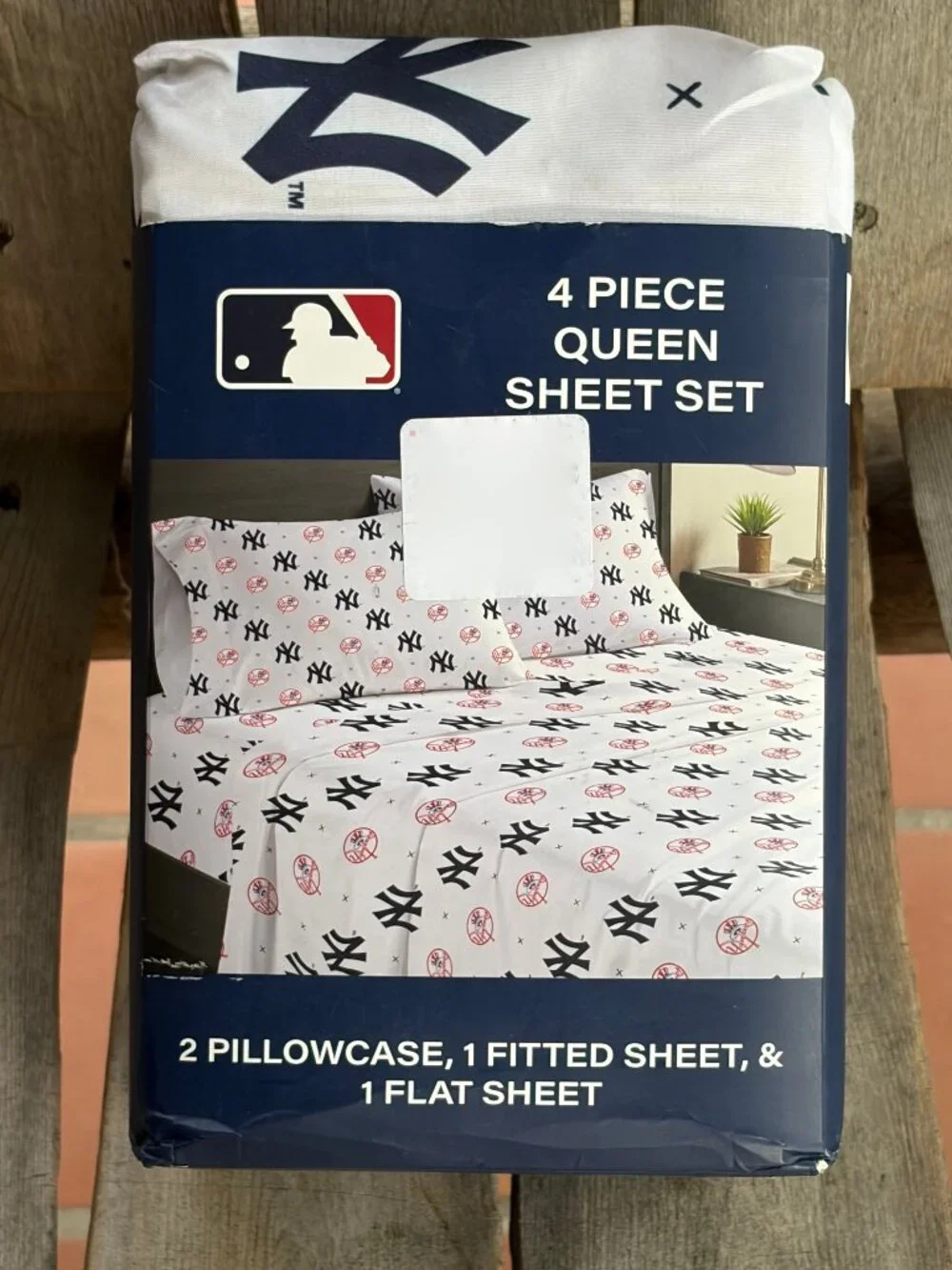 MLB New York Yankees 4-Piece Queen Size Sheet Set BASEBALL